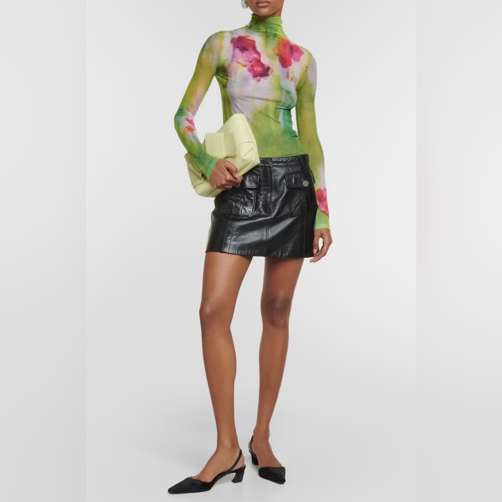 Acne Studios abstract floral print turtleneck. This top is AMAZING 🤩(worn once)